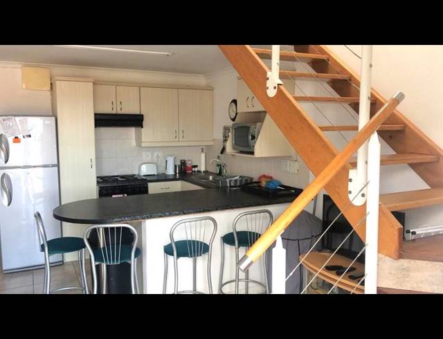 2 BEDROOM PROPERTY TO RENT IN FISH HOEK